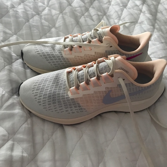 nike pegasus pale ivory